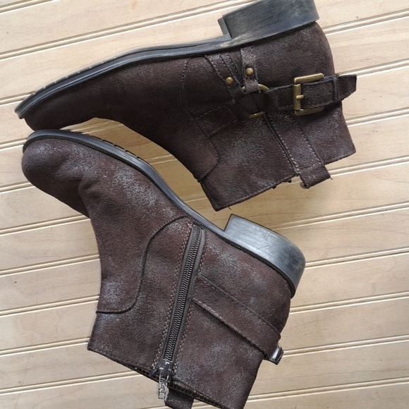 Aerosoles Sweet Ride Women's Brown Faux Suede Harness Side Chelsea Ankle Boots. - Picture 9 of 9